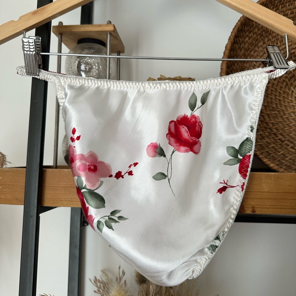 Vintage red rose satin silky 3 piece lingerie set - Picture 10 of 14